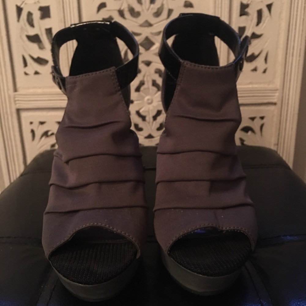 Platform shoes (32)